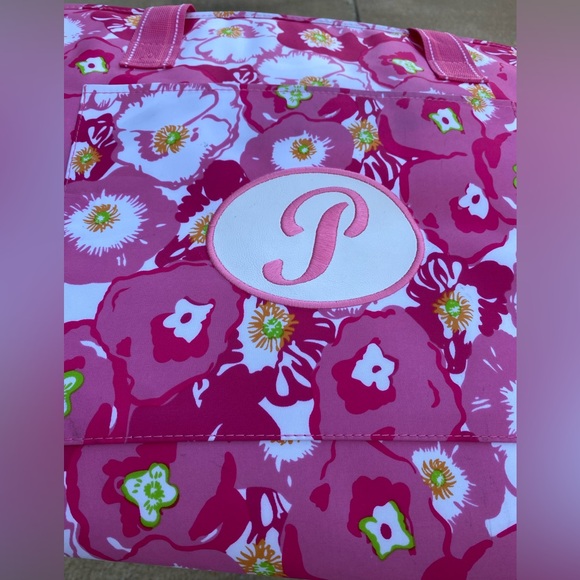 Lilly Pulitzer Scarlet Begonia Insulated Cooler Bag with Vine & Bottle Opener - Picture 5 of 11